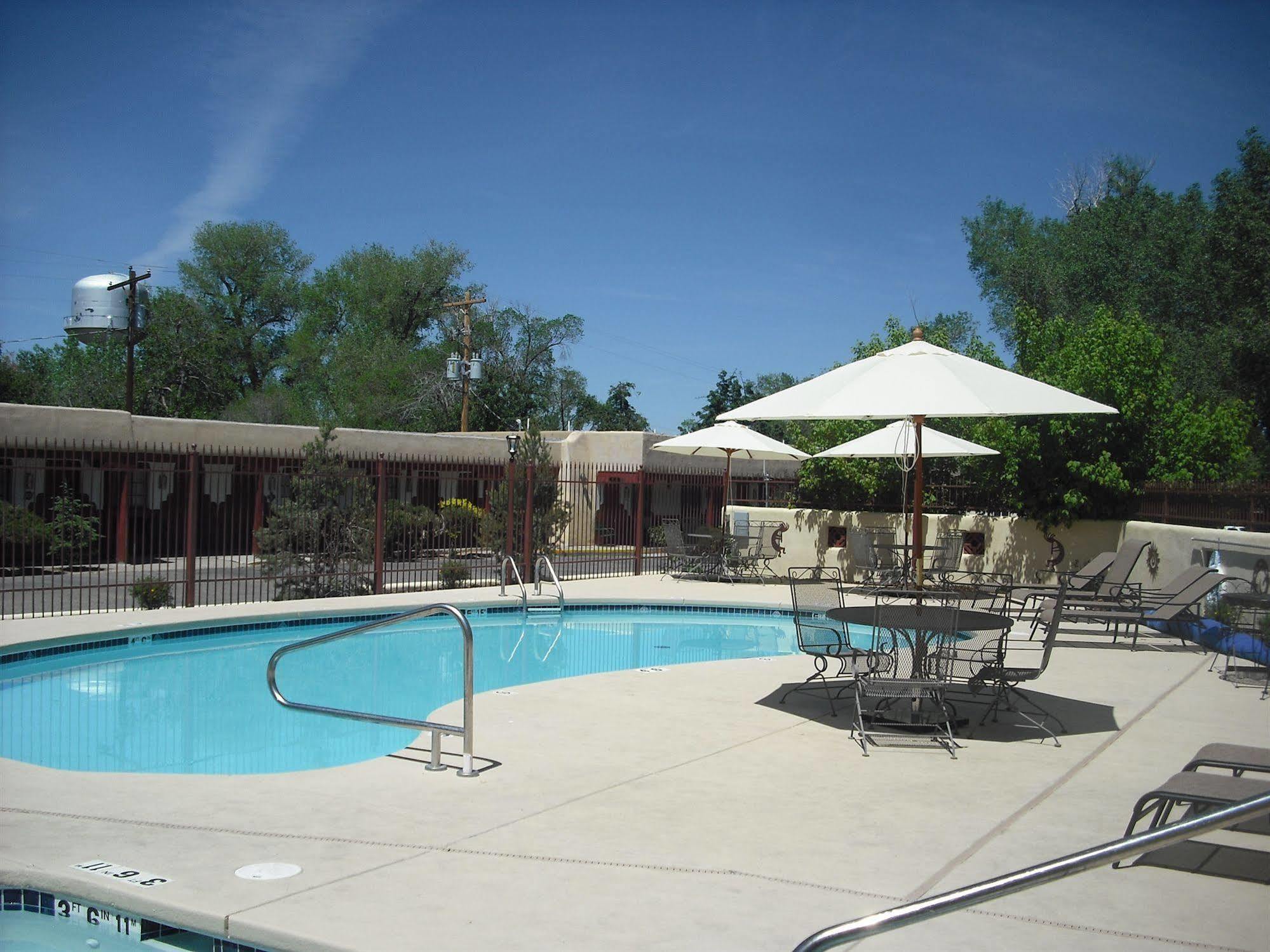 El Pueblo Lodge Taos Exterior photo